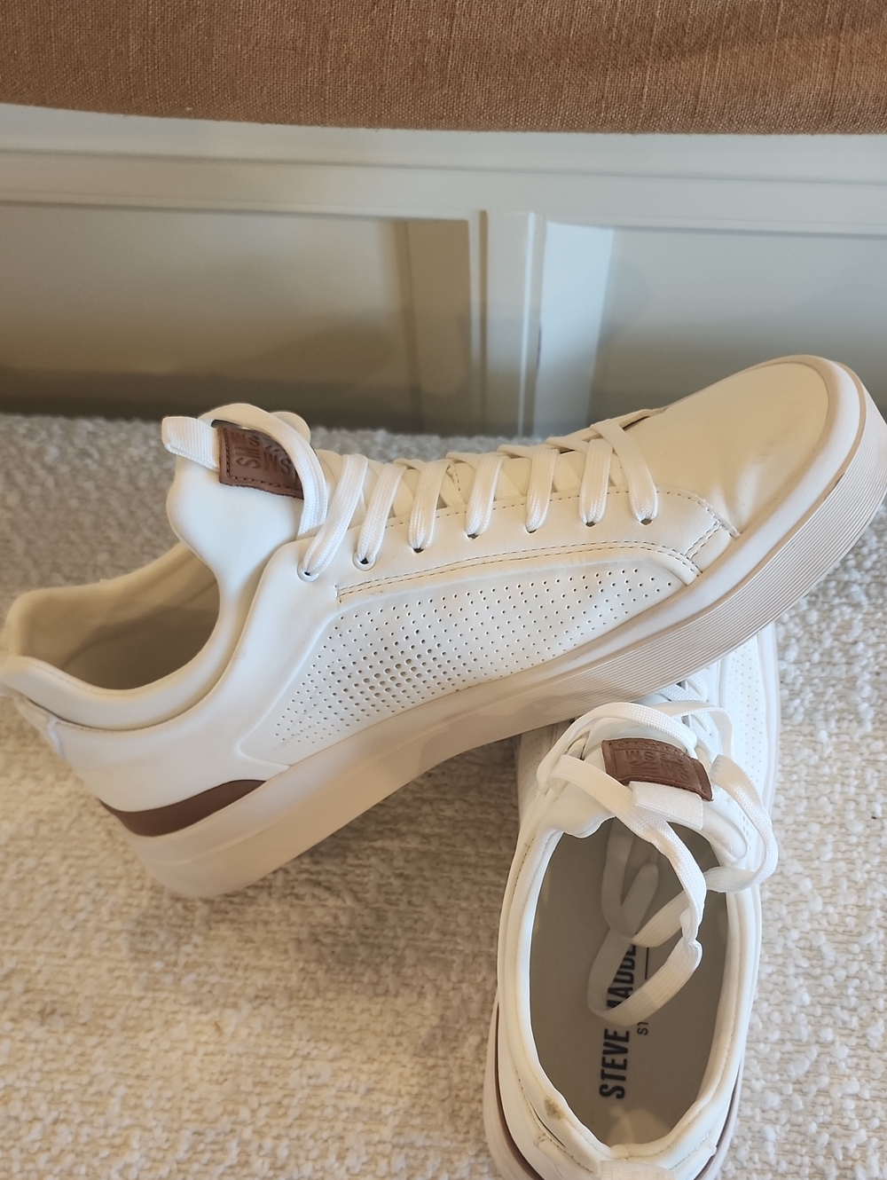 Steve Madden White Leather Low-Top Sneakers with Brown Logo Tab